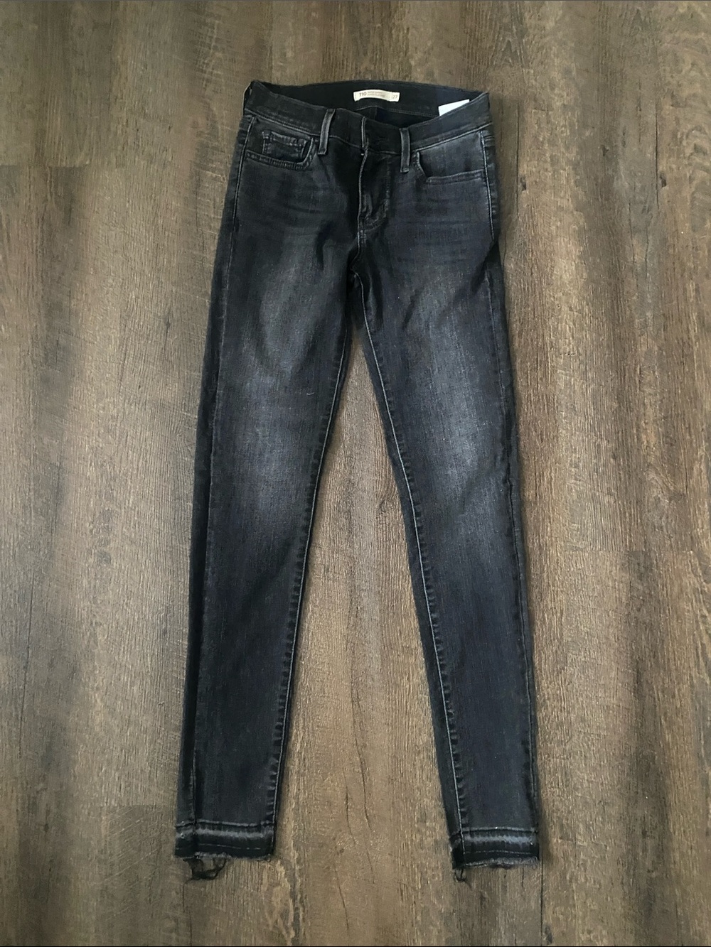 Levi’s Dark Wash Skinny Jeans - Black Denim